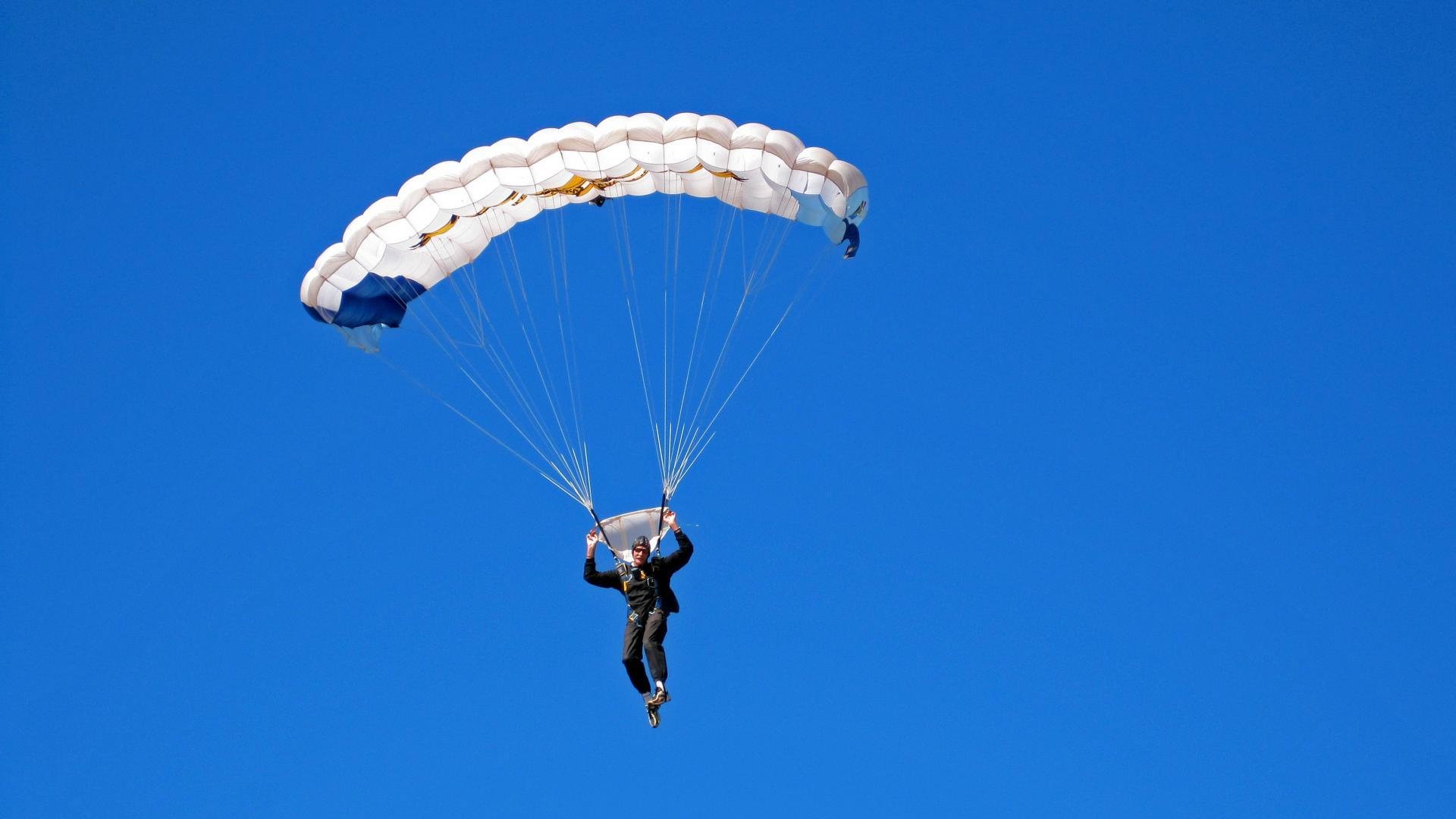 AC ESPORTS-全红婵笑看镜头状态不错，全红婵全