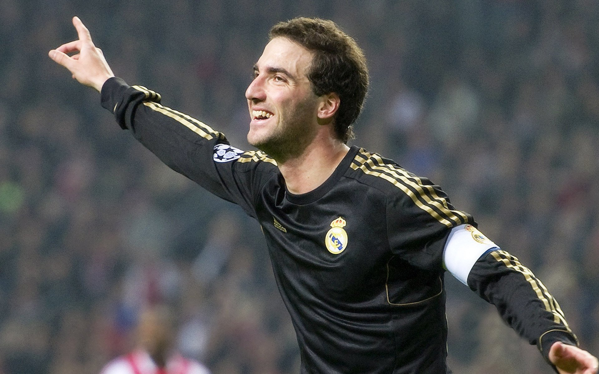 米兰电竞-利物浦vs皇家马德里、巴黎圣日尔曼vs拜仁慕尼黑观点，利物浦对巴黎圣日耳曼的比分